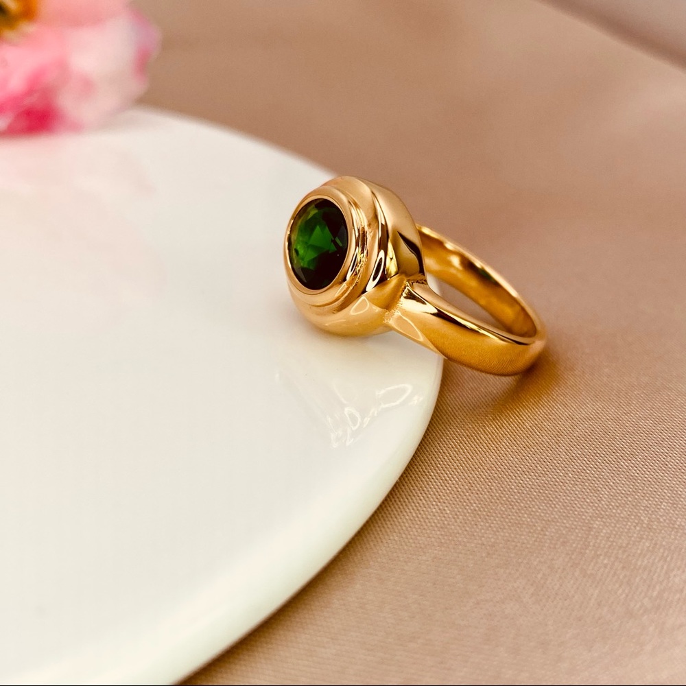 18K Gold Minimalist Green Oval Zircon Multilayered Three Dimensional Design Ring - Picture 3 of 12